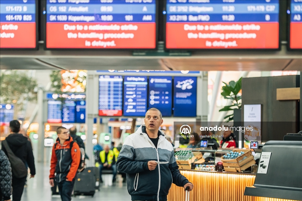 Germany airport strikes affect nearly half a million passengers