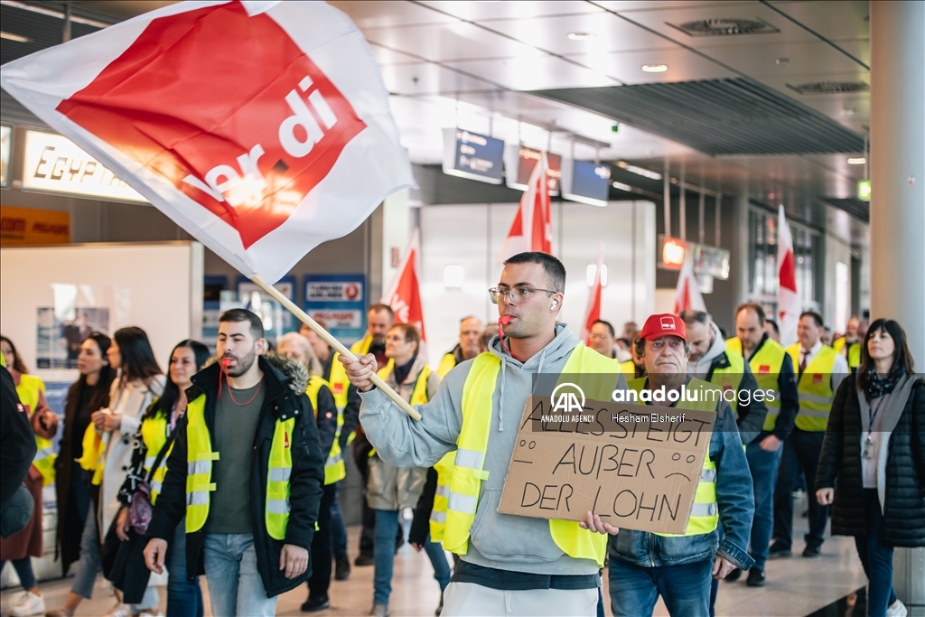 Germany airport strikes affect nearly half a million passengers