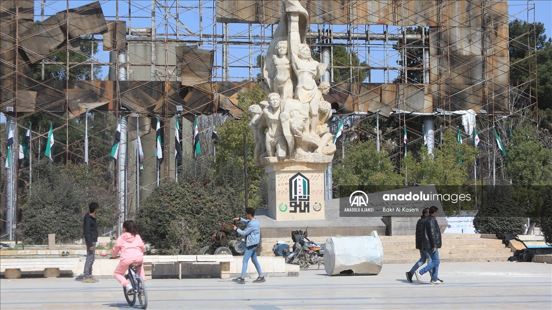 Halepliler, kentteki PKK/YPG'li teröristlerin devrik rejim unsurlarıyla eş zamanlı saldırısına tepkili