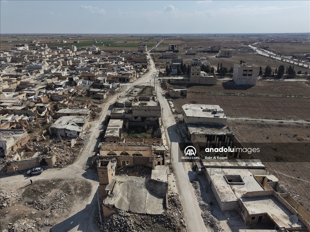 Halepliler, kentteki PKK/YPG'li teröristlerin devrik rejim unsurlarıyla eş zamanlı saldırısına tepkili