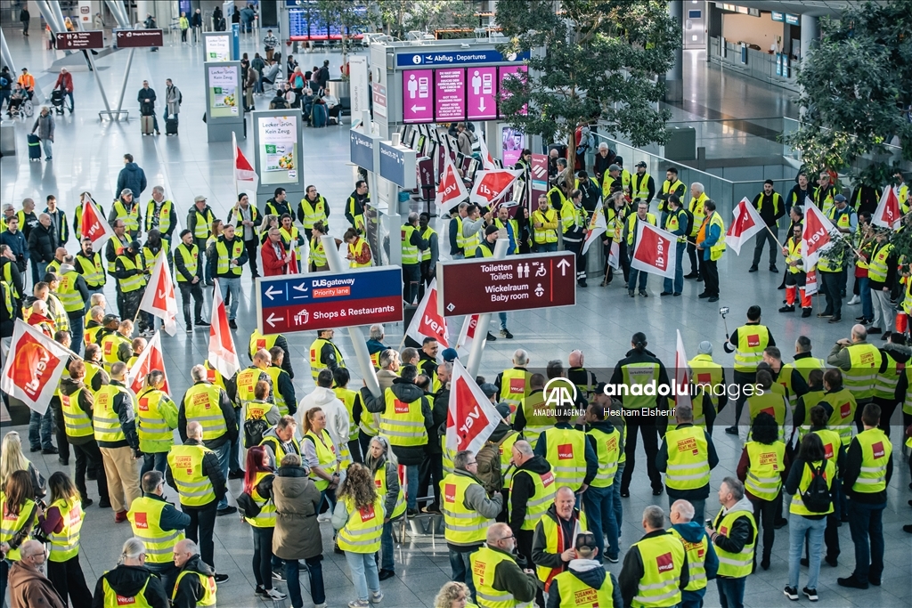 Germany airport strikes affect nearly half a million passengers