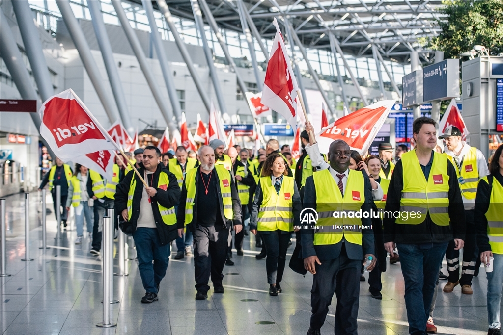 Germany airport strikes affect nearly half a million passengers