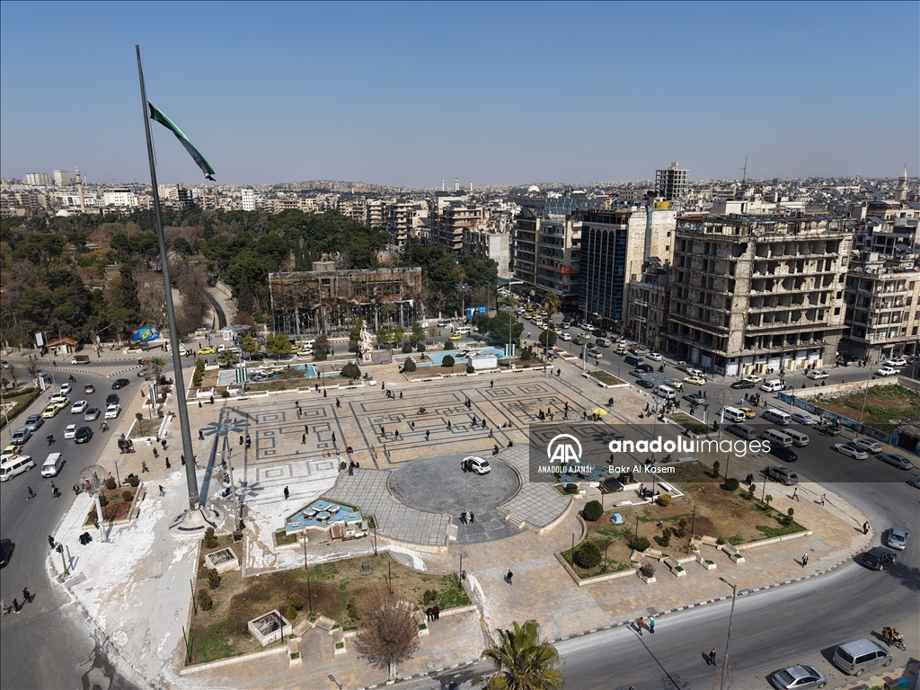 Halepliler, kentteki PKK/YPG'li teröristlerin devrik rejim unsurlarıyla eş zamanlı saldırısına tepkili