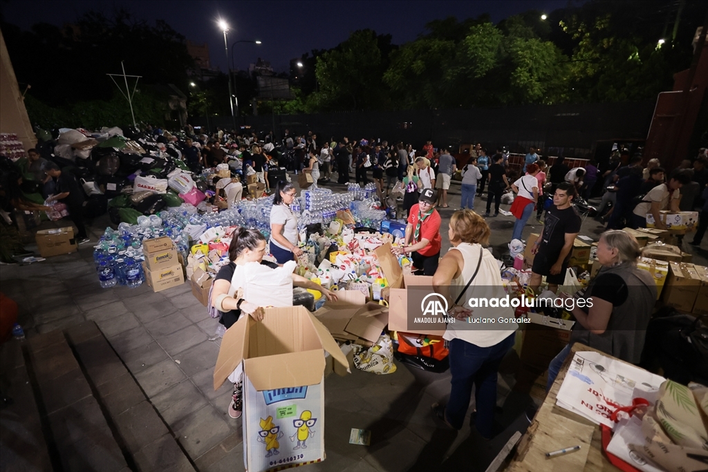 Arjantin'de selden etkilenen bölgelere dağıtılmak üzere yardım malzemeleri toplandı