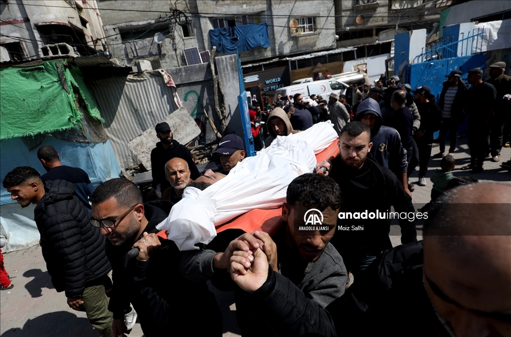 İsrail'in saldırısında hayatını kaybeden 3 Filistinli kardeşin cenaze töreni