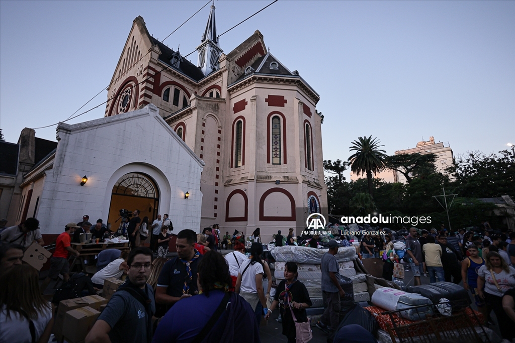 Arjantin'de selden etkilenen bölgelere dağıtılmak üzere yardım malzemeleri toplandı