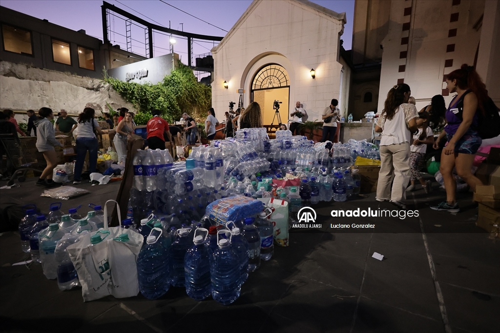 Arjantin'de selden etkilenen bölgelere dağıtılmak üzere yardım malzemeleri toplandı