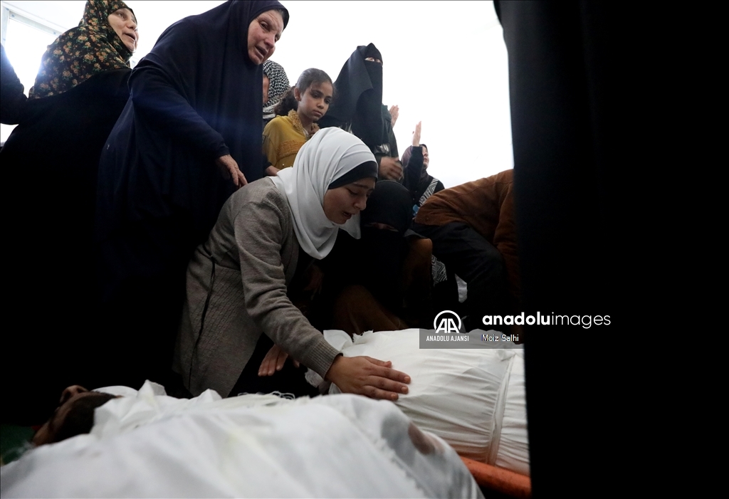 İsrail'in saldırısında hayatını kaybeden 3 Filistinli kardeşin cenaze töreni