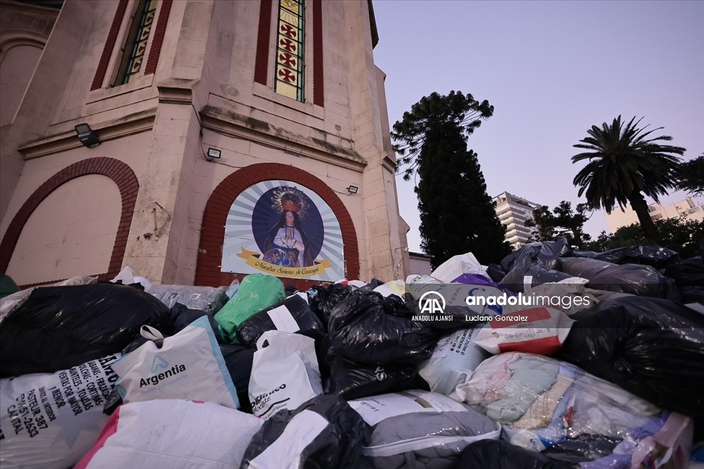 Arjantin'de selden etkilenen bölgelere dağıtılmak üzere yardım malzemeleri toplandı