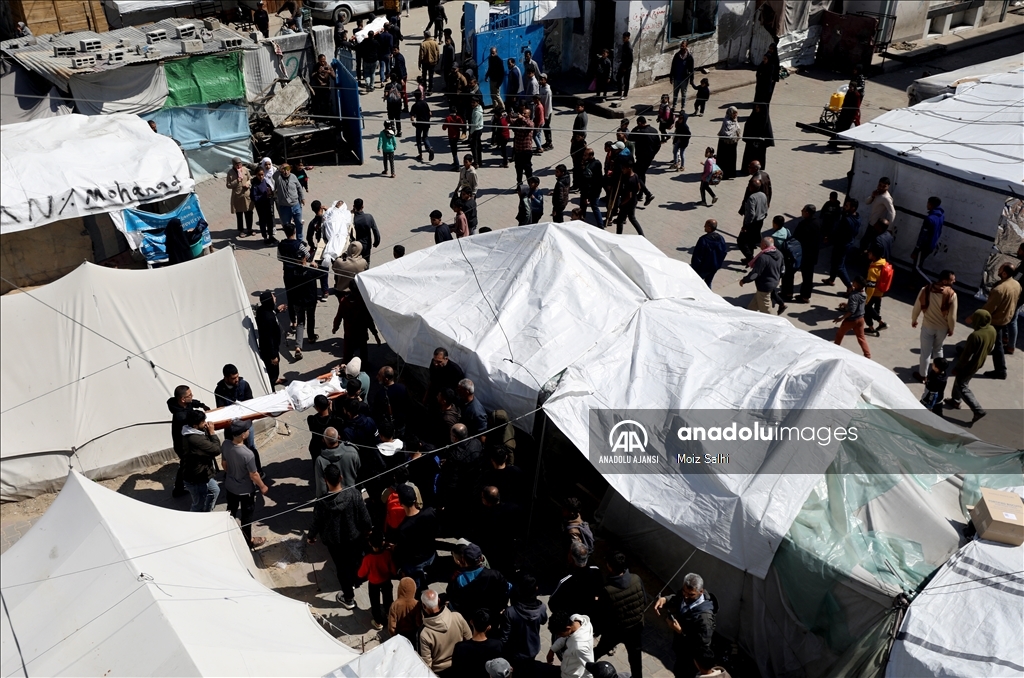 İsrail'in saldırısında hayatını kaybeden 3 Filistinli kardeşin cenaze töreni