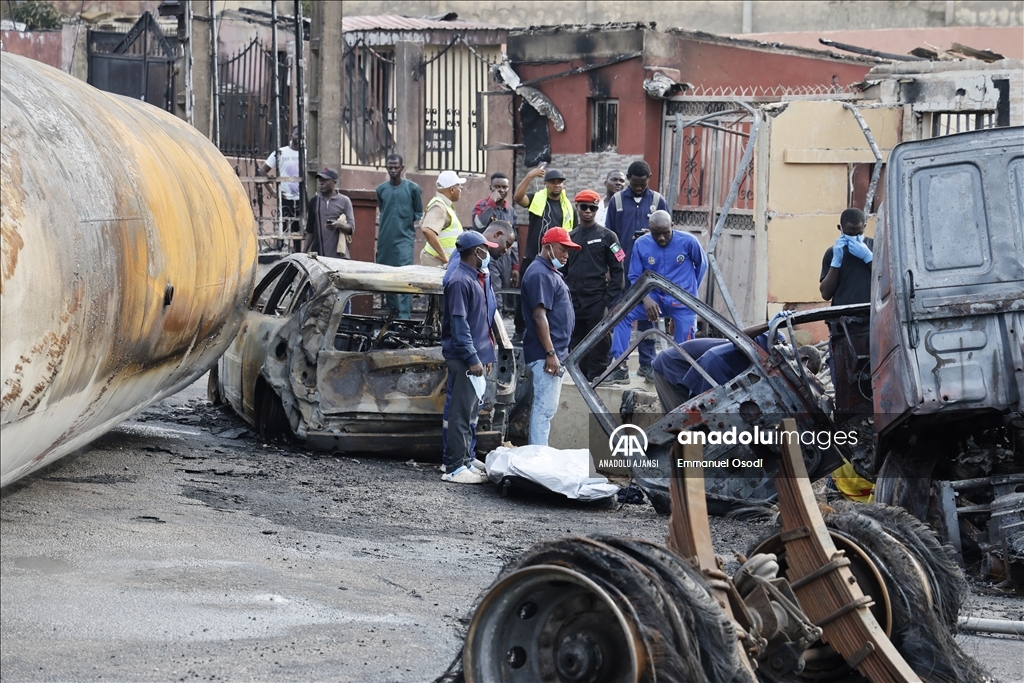 Nijerya'da gaz yüklü tankerin patlaması sonucu 2 kişi öldü