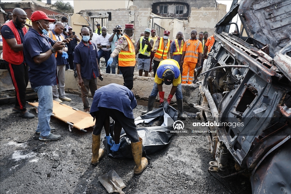 Nijerya'da gaz yüklü tankerin patlaması sonucu 2 kişi öldü