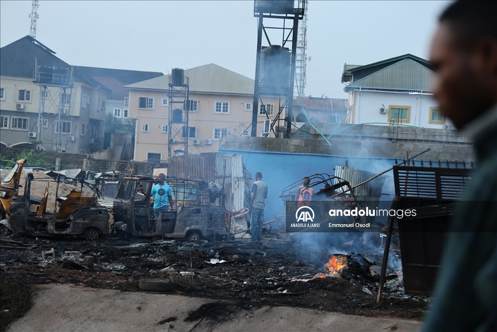 Nijerya'da gaz yüklü tankerin patlaması sonucu 2 kişi öldü