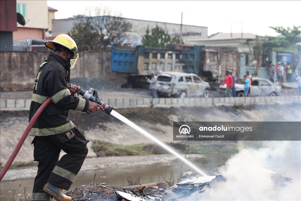 Nijerya'da gaz yüklü tankerin patlaması sonucu 2 kişi öldü