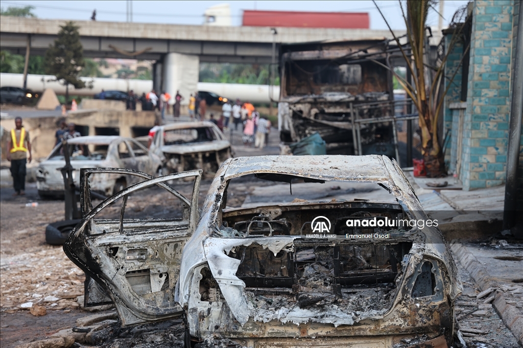 Nijerya'da gaz yüklü tankerin patlaması sonucu 2 kişi öldü