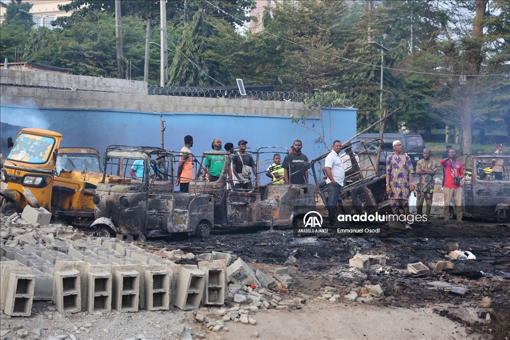 Nijerya'da gaz yüklü tankerin patlaması sonucu 2 kişi öldü