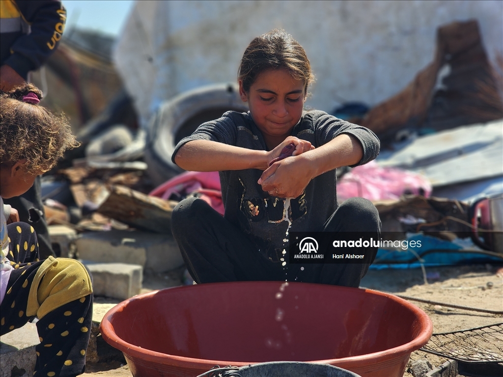 Gazze'de yerinden edilen Filistinlilerin zorlu yaşam mücadelesi