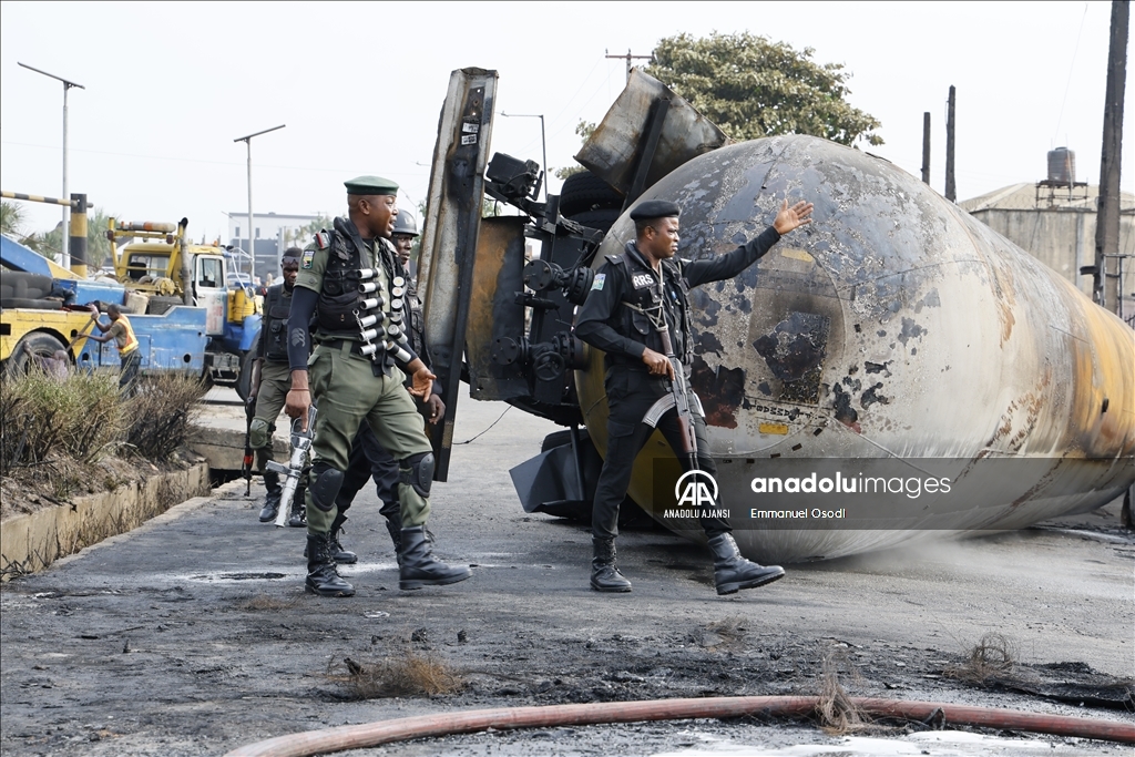Nijerya'da gaz yüklü tankerin patlaması sonucu 2 kişi öldü