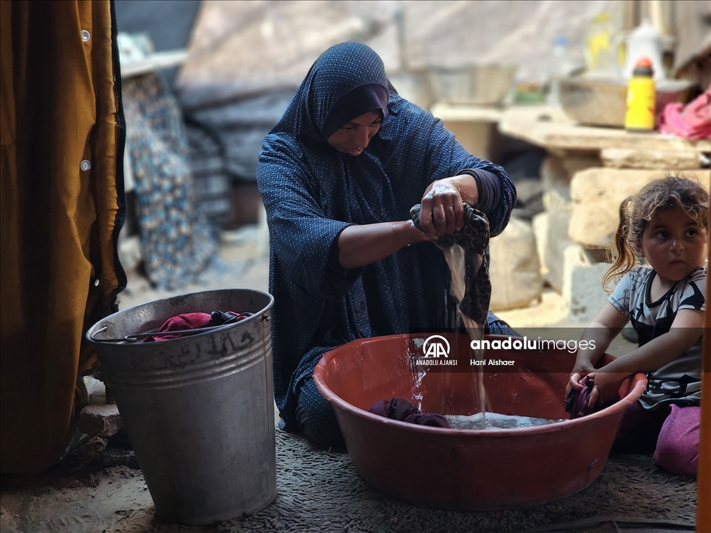 Gazze'de yerinden edilen Filistinlilerin zorlu yaşam mücadelesi