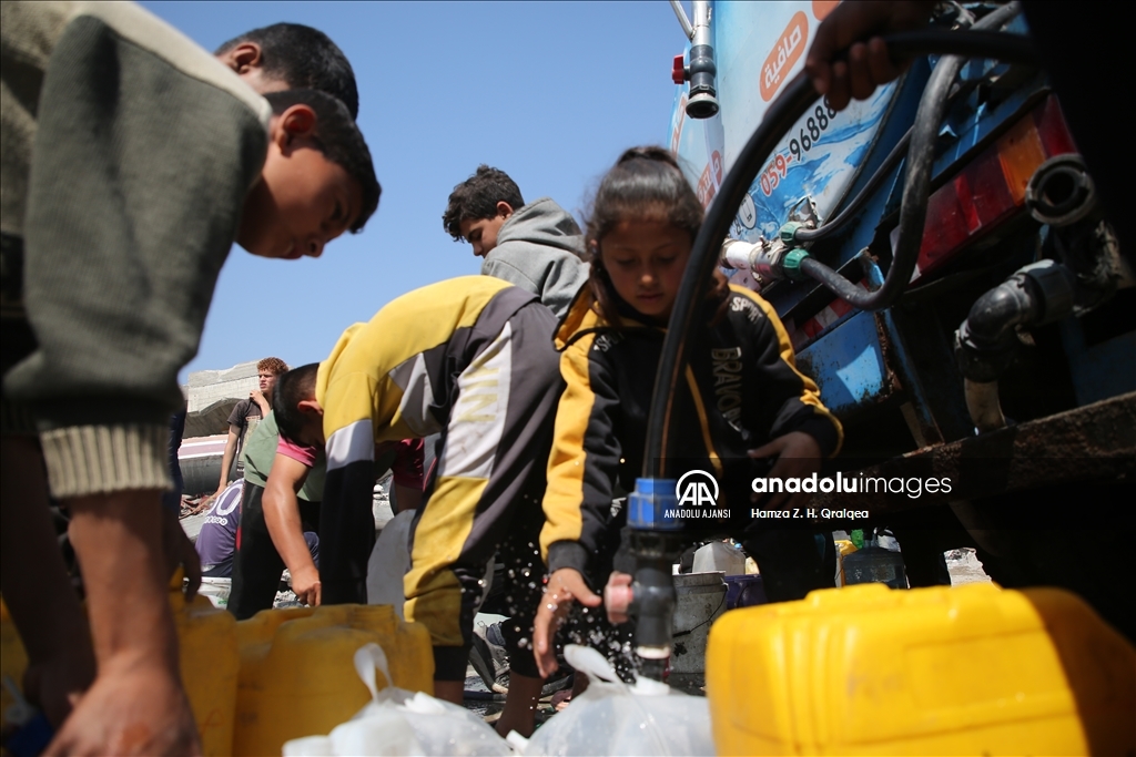 Gazze'deki su krizi devam ediyor