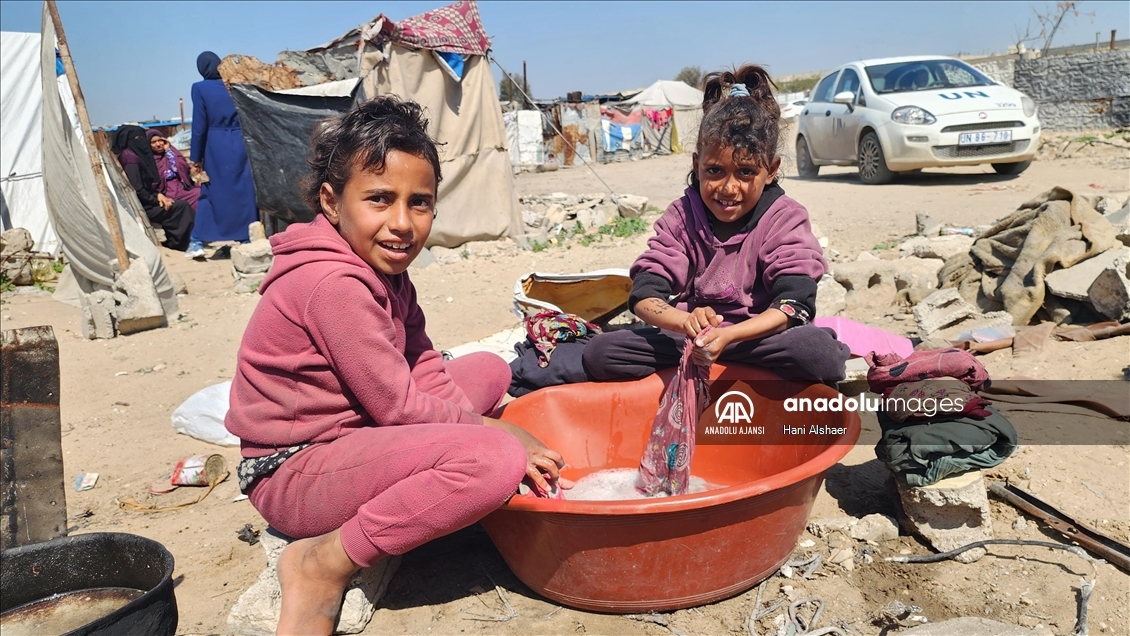 Gazze'de yerinden edilen Filistinlilerin zorlu yaşam mücadelesi