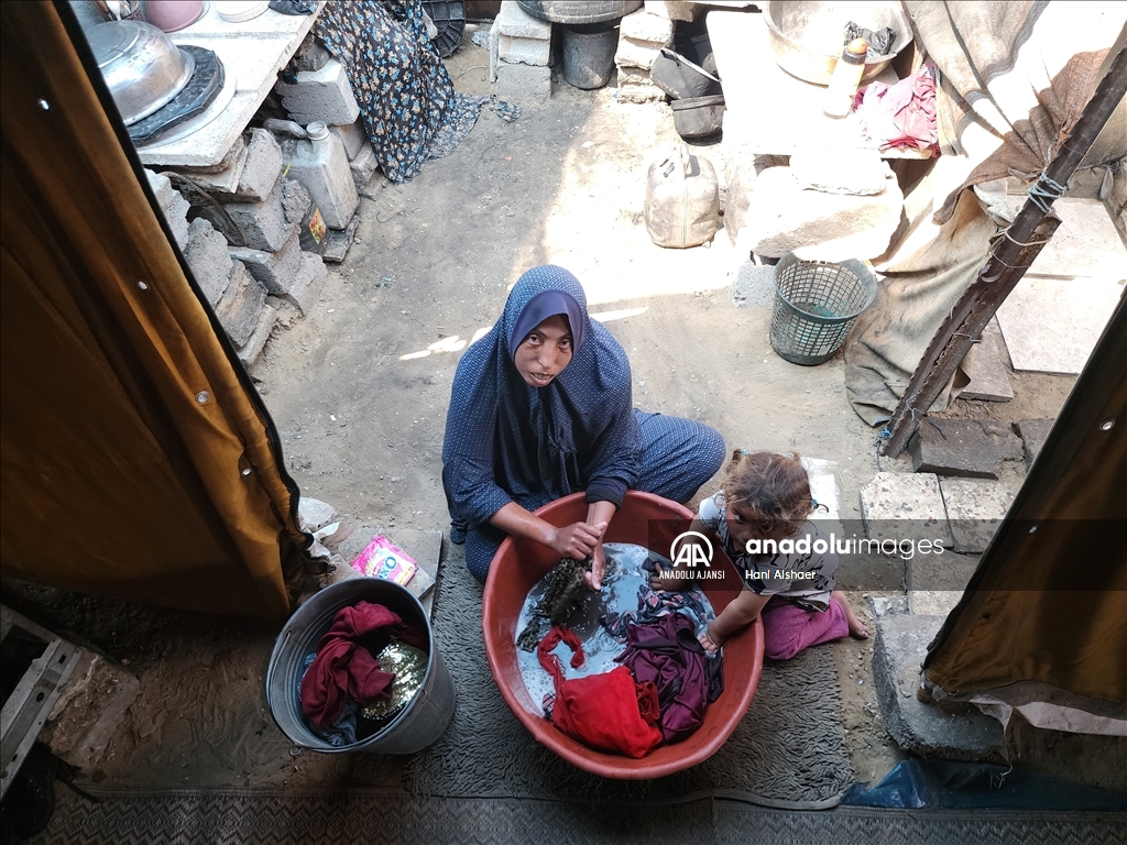 Gazze'de yerinden edilen Filistinlilerin zorlu yaşam mücadelesi