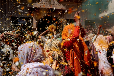 Indijke proslavljaju dolazak proljeća na festival Holi