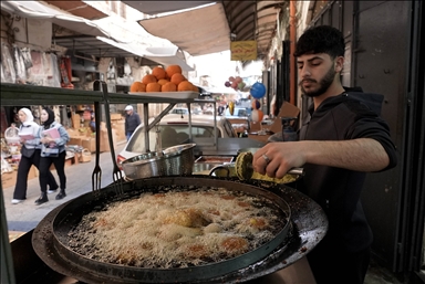 أسواق نابلس القديمة تنبض بالحياة في رمضان