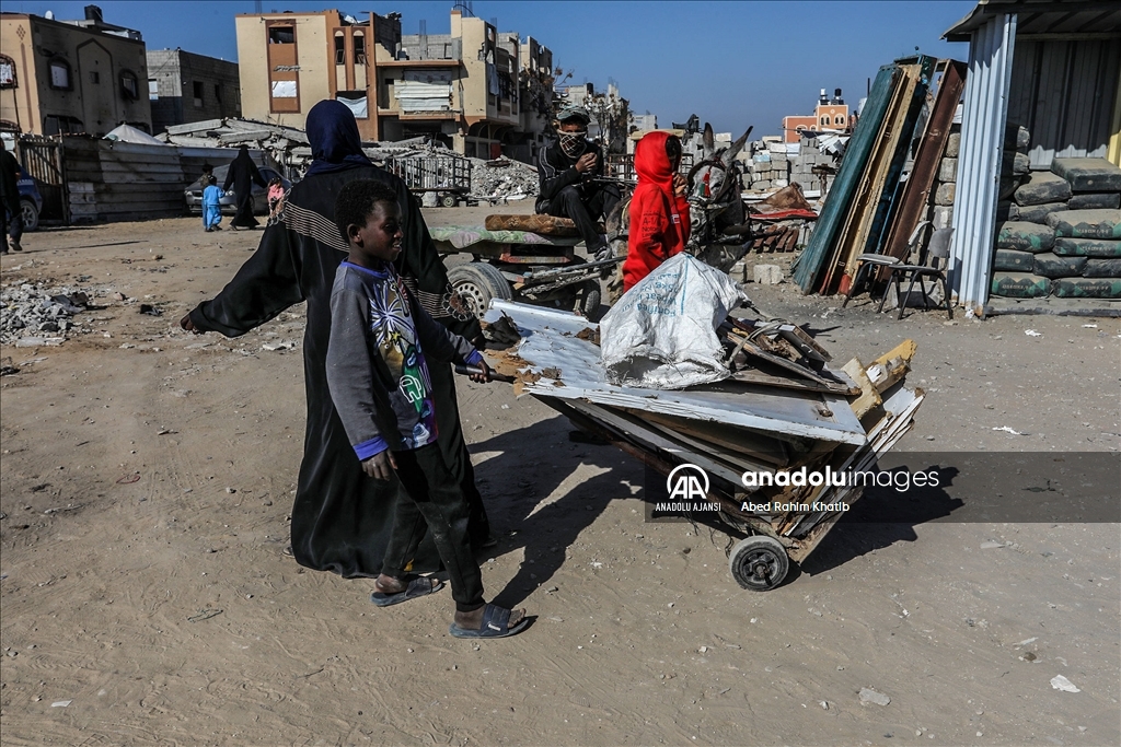Gazze’de gaz yerine odun satışı başladı