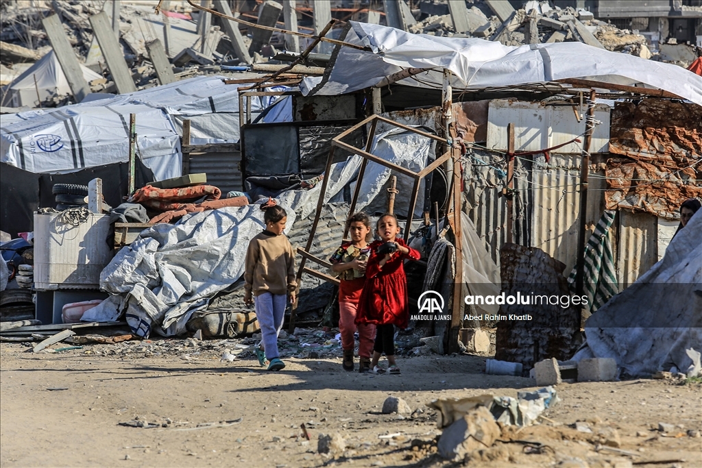 Gazze’de gaz yerine odun satışı başladı