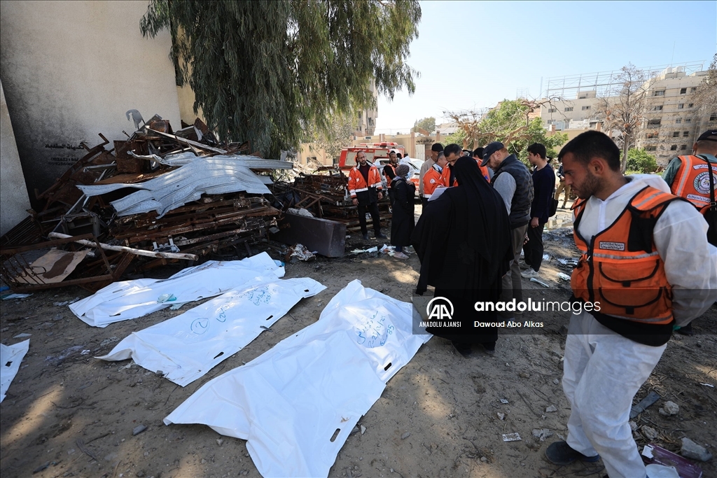 İsrail'in Gazze’ye düzenlediği saldırılarda öldürdüğü onlarca Filistinlinin naaşına ulaşıldı