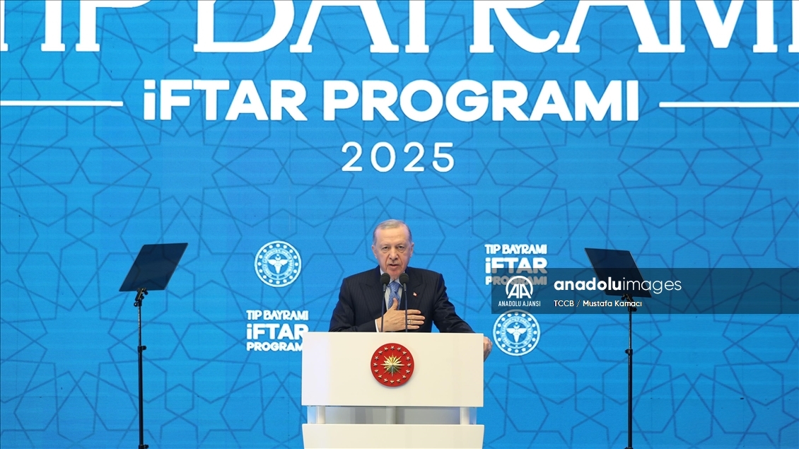 Cumhurbaşkanı Erdoğan sağlık çalışanlarıyla iftar programında konuştu