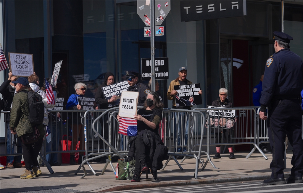 New York'ta Elon Musk’a karşı "Tesla Takedown" protestosu düzenlendi