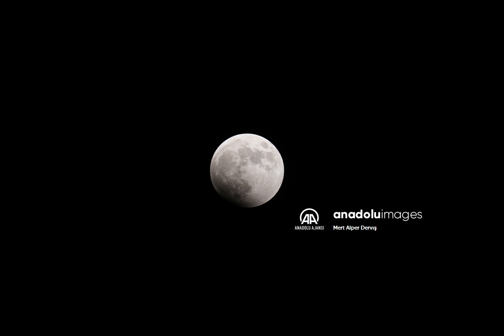 Toronto'da kanlı ay tutulması gözlemlendi