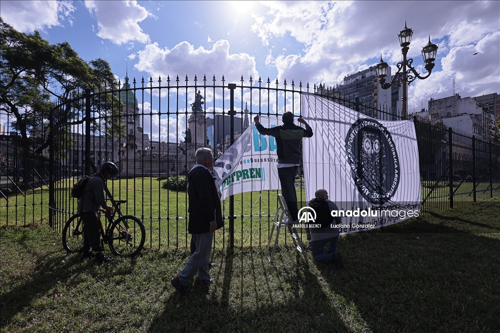 Сотрудники СМИ провели протестную акцию у здания конгресса в Буэнос-Айресе