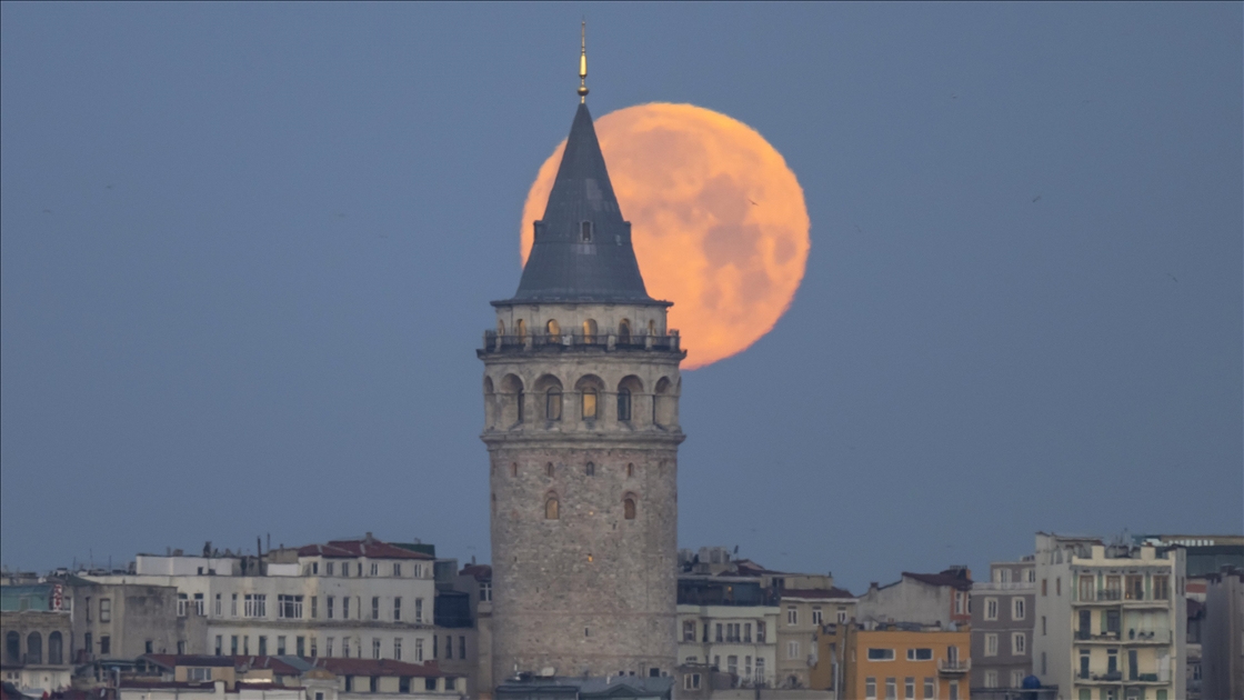 İstanbul'da dolunay