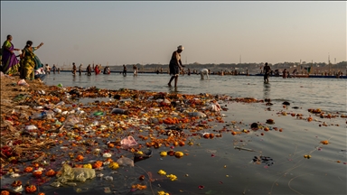 Hindistan'da Triveni Sangam Nehrindeki kirlilik artışı dikkat çekiyor