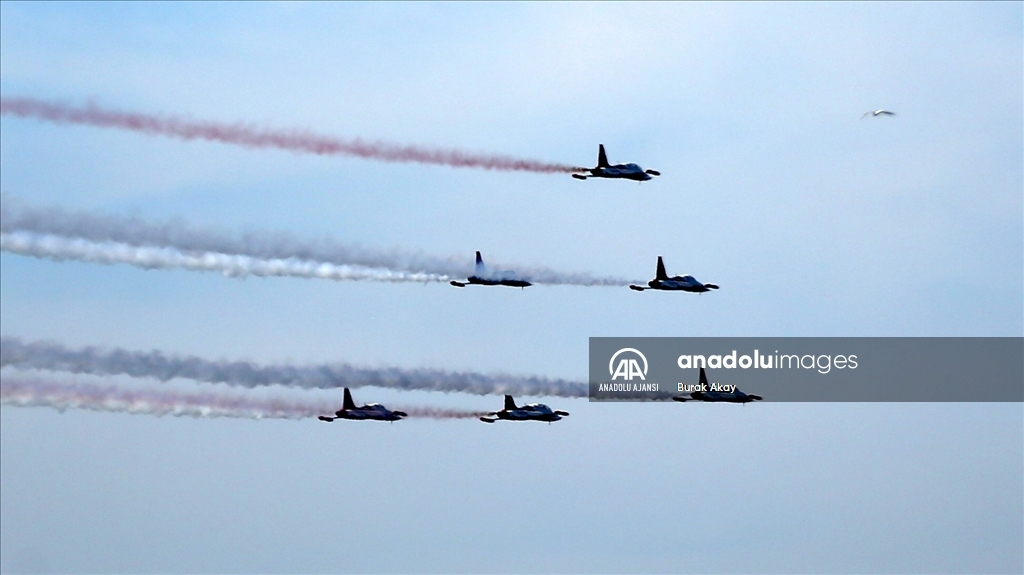 Türk Yıldızları, Çanakkale'de selamlama uçuşu yaptı