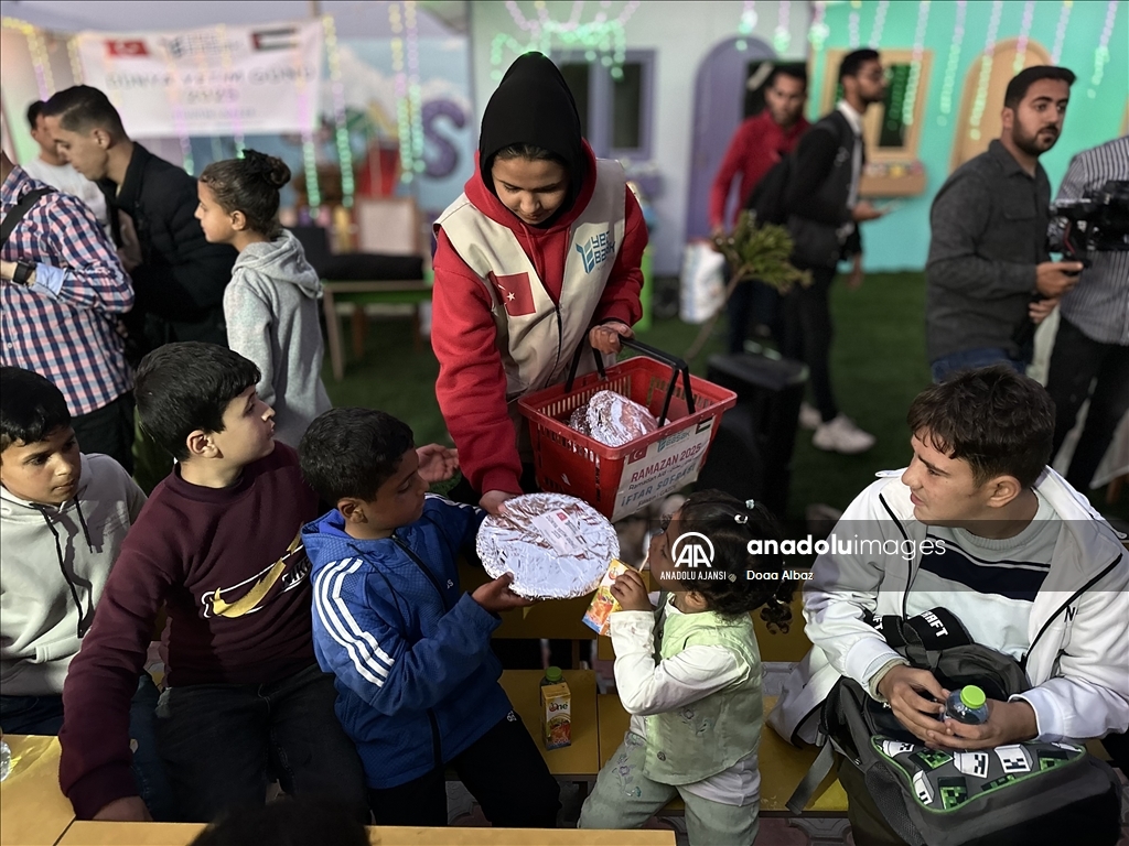 Han Yunus'ta "Dünya Yetimler Günü" dolayısıyla iftar programı düzenlendi