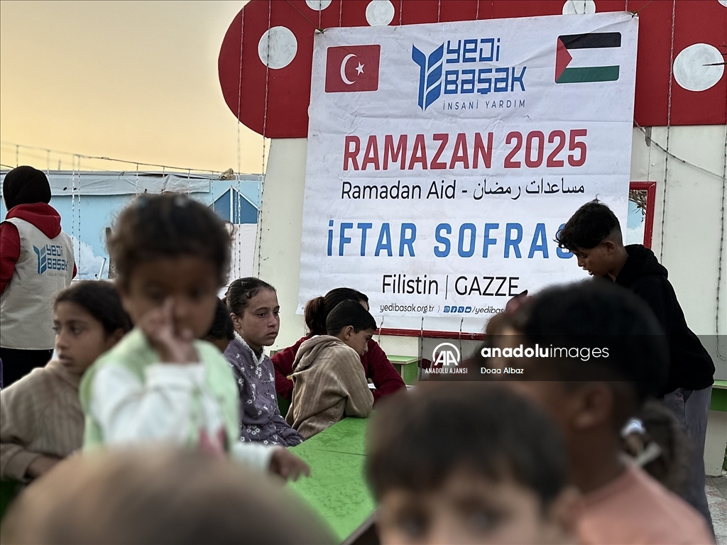 Han Yunus'ta "Dünya Yetimler Günü" dolayısıyla iftar programı düzenlendi