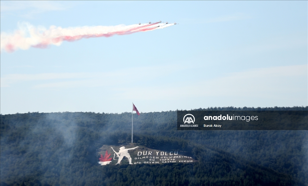 Türk Yıldızları, Çanakkale'de selamlama uçuşu yaptı