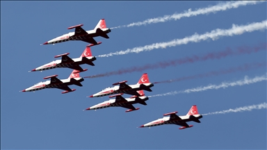 Türk Yıldızları, Çanakkale'de selamlama uçuşu yaptı