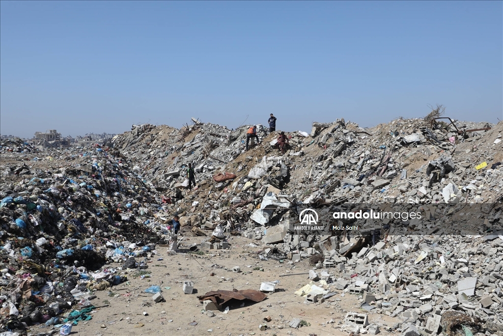 Gazze'deki çöp yığınları Filistinlilerin hayatını tehdit ediyor