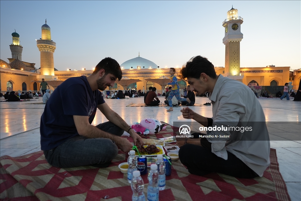 Irak'ta Abldulkadir Geylani Külliyesi'nde iftar