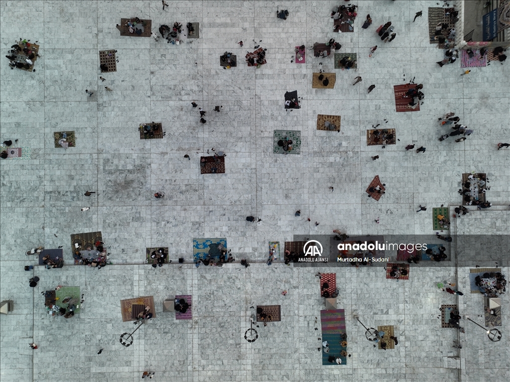 Irak'ta Abldulkadir Geylani Külliyesi'nde iftar