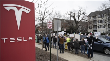 Virginia’da Tesla bayisi önünde protesto düzenlendi