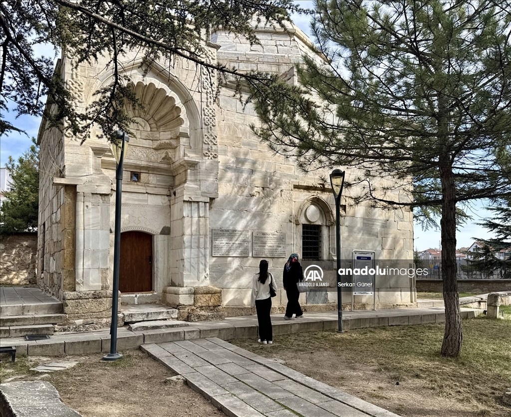 Kırşehir'de ecdat yadigarı vakıf eserleri restorasyon çalışmalarıyla ayağa kaldırıldı