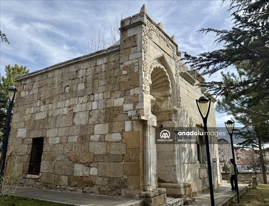 Kırşehir'de ecdat yadigarı vakıf eserleri restorasyon çalışmalarıyla ayağa kaldırıldı