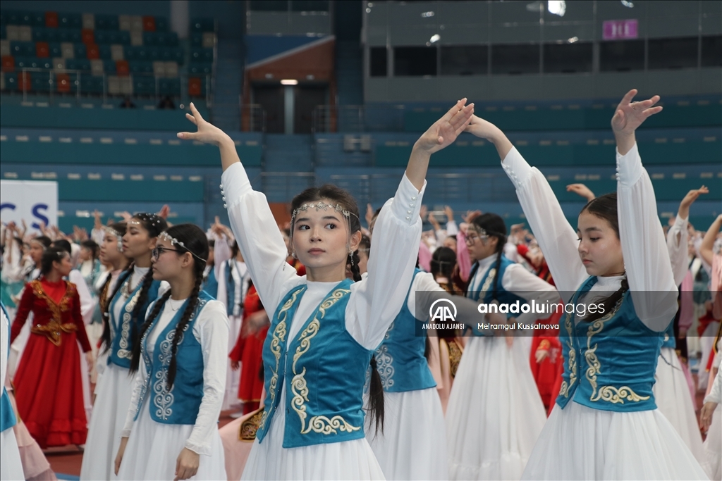 Kazakistan’da “Milli Kıyafet Günü” kutlandı