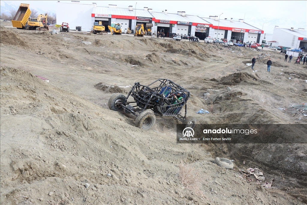 Erzincan’da motor ustası doğal gaz borularıyla offroad için araç yaptı